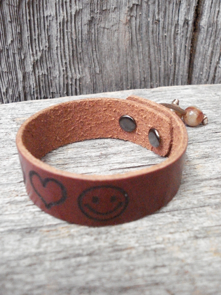 PEACE/LOVE/HAPPINESSマーク