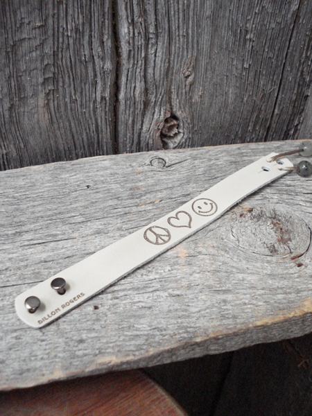 PEACE/LOVE/HAPPINESSマーク