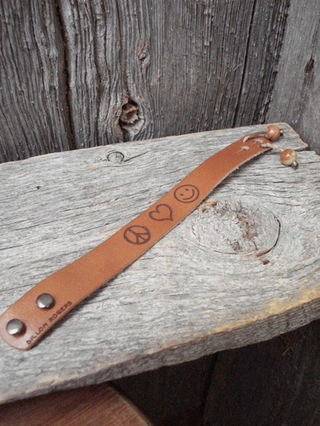 PEACE/LOVE/HAPPINESSマーク