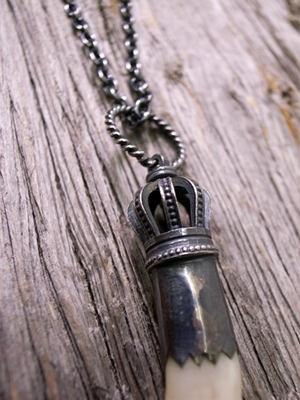 Juvenilia Wolf Fong(牙)Pendant