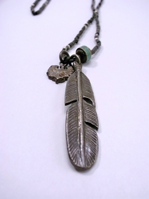 MONT LIVRE別注 フェザーペンダント