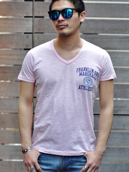 F&M VネックＴシャツ