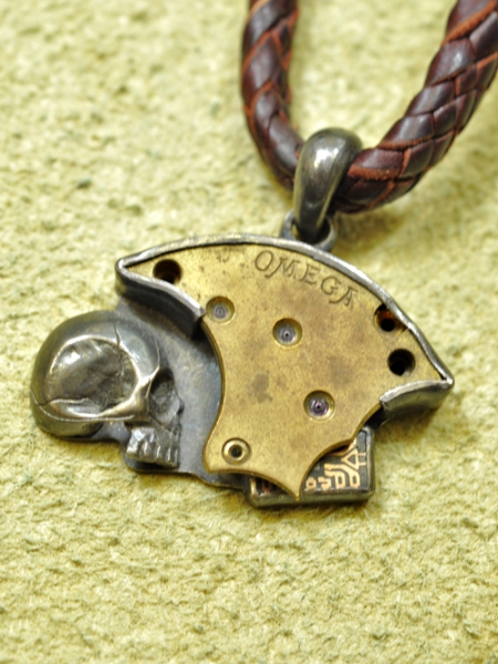 COD 53 WATCH PENDANT