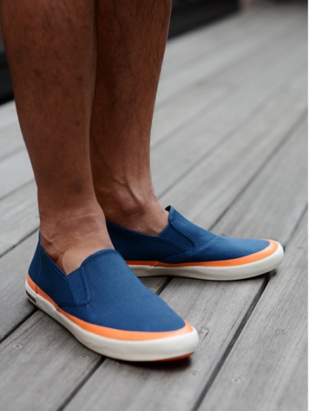 SEAVEES SLIP ON