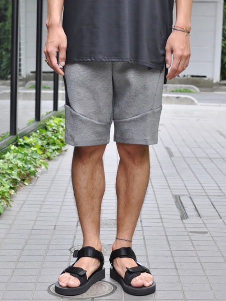 NIKE TECH FLEECE テイパードショーツ