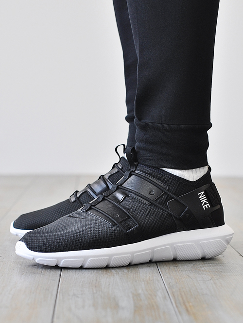 NIKE 限定販売 VORTAK BLACK