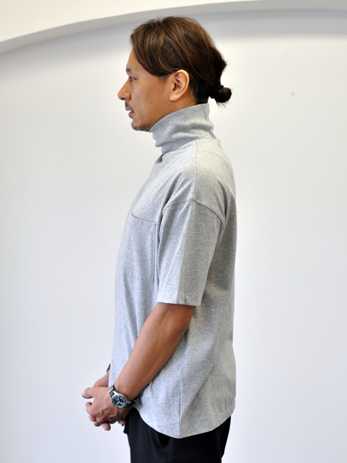 SUPER THANKS  ハイネック Tシャツ　GREY