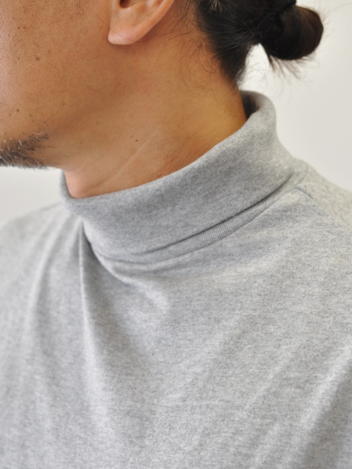 SUPER THANKS  ハイネック Tシャツ　GREY