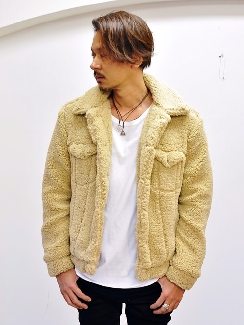 Urban Outfitters シェルパトラッカージャケット