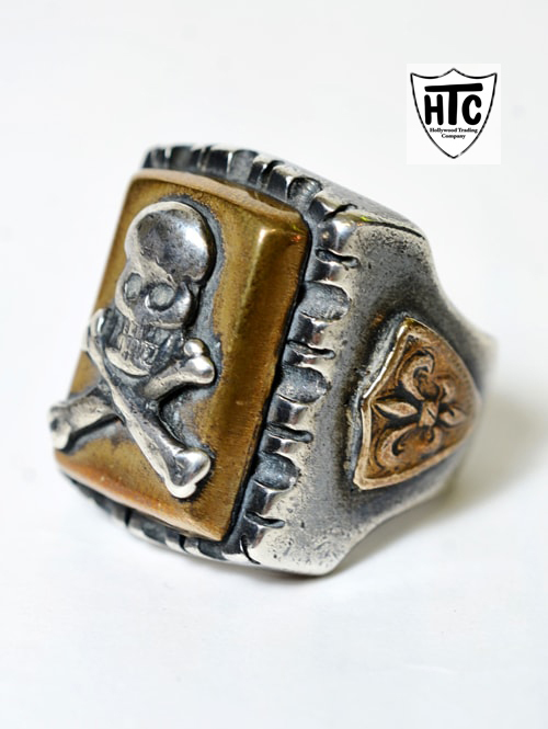 HTC SQUARE SKULL RING