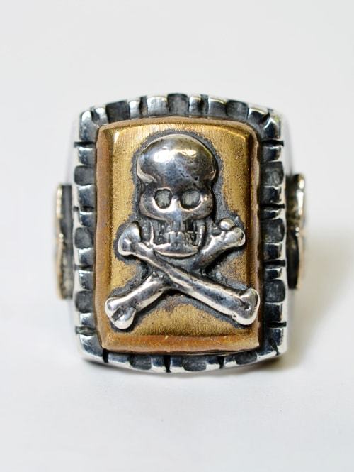 HTC SQUARE SKULL RING