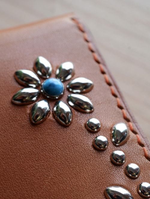 【オーダー生産　予約 】CROSSED ARROWS  Studded　LONG WALLET　Light Brown  TYPE 1