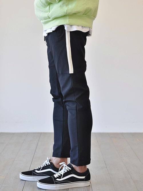 SERGEANT ストレッチ ラインジョガーパンツ ブラック 再入荷