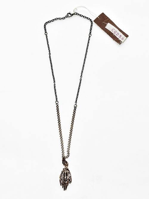 COD53 SKULL HAND NECKLACE