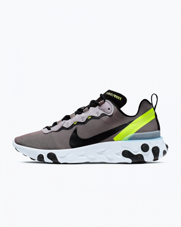 NIKE 限定 REACT ELEMENT 55