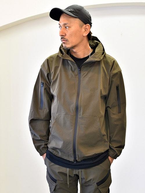 Harlem Rounge ストレッチナイロン ジップアップジャケット カーキ