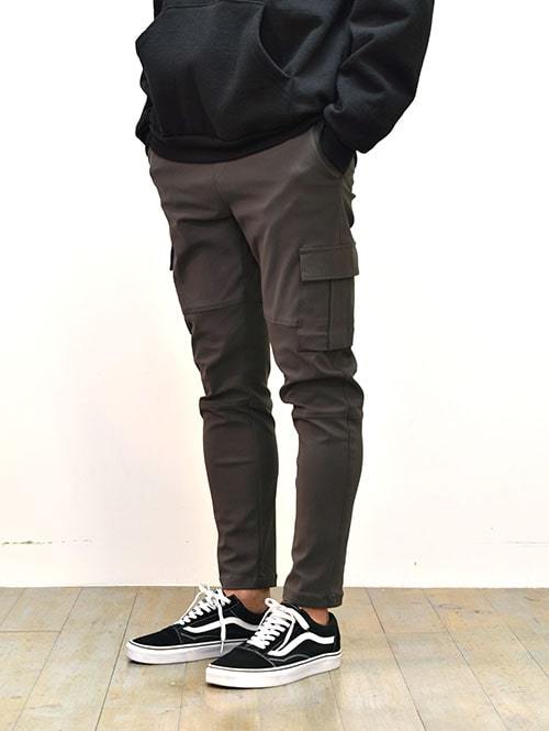 SALUTE HELM ストレッチカーゴジョガー KHAKI