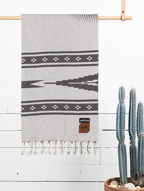 SLOWTIDE Fillmore Throw Blanket