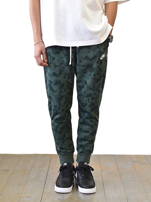 NIKE NSW FT クラブカモジョガーパンツ Olive