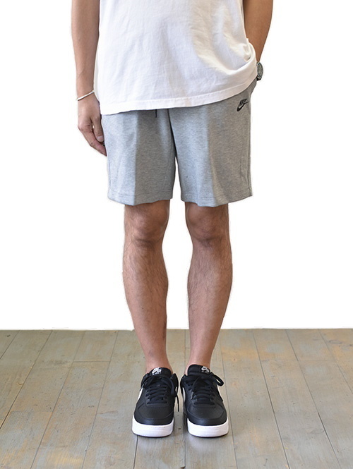 NIKE TECH FLEECE SHORT Grey