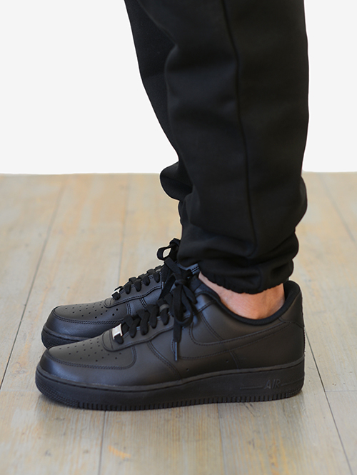 NIKE AIR FORCE 1 BLACK WMNS(おひとり様1足まで)