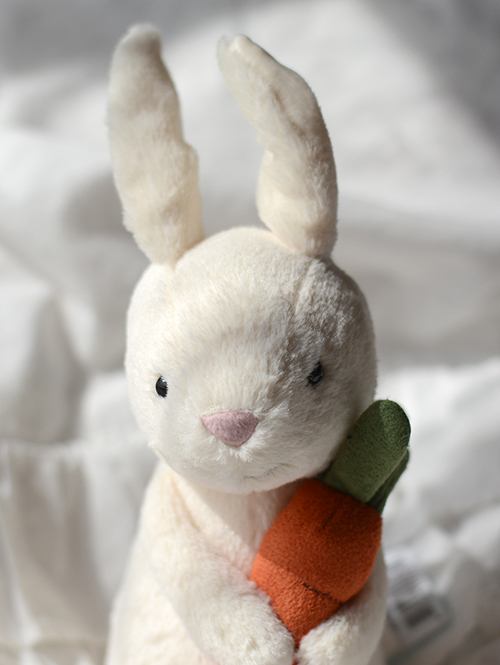 Jellycat Bobbi Bunny With Carrot ニンジンを持ったうさぎ