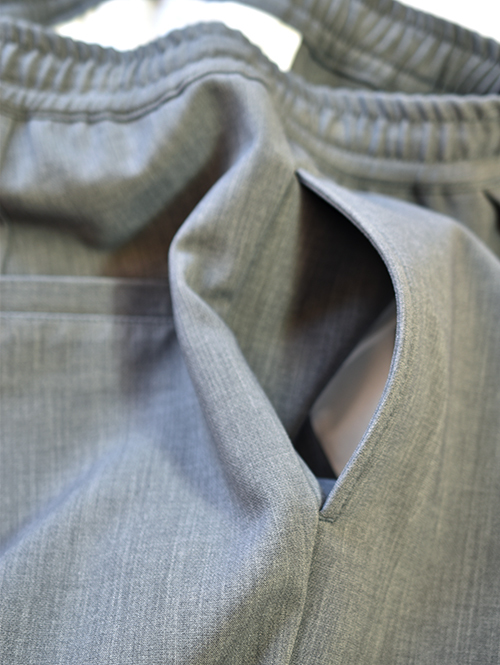 LA MOND RAYON TAPERED PANT - Grey