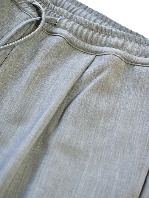 LA MOND RAYON TAPERED PANT - Grey