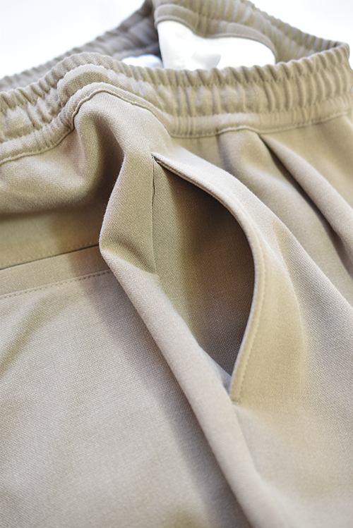 LA MOND RAYON TAPERED PANT - Walnut