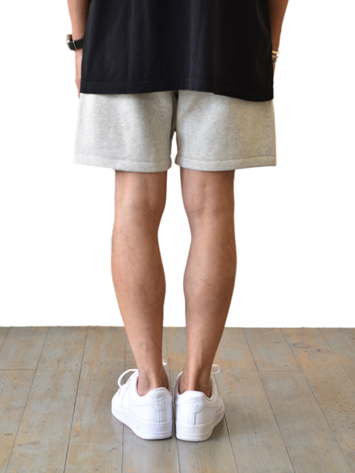 FOG ESSENTIALS Sweat Short 1977 - L.OATMEAL