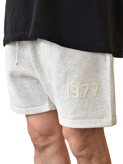 FOG ESSENTIALS Sweat Short 1977 - L.OATMEAL