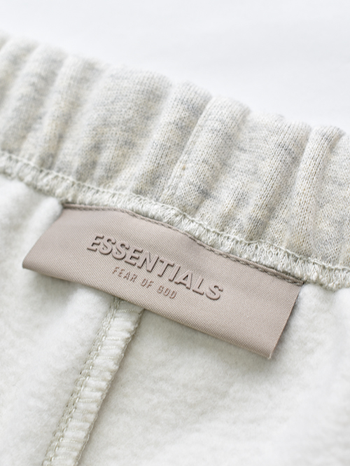 FOG ESSENTIALS Sweat Short 1977 - L.OATMEAL