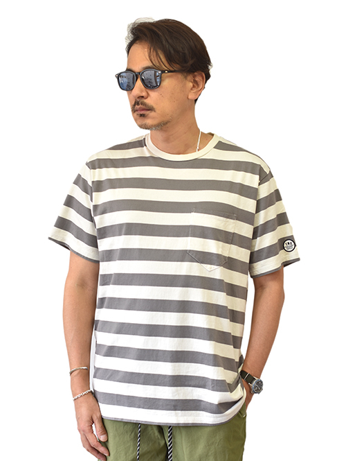 TURN ME ON マハバーラ天竺ボーダー PKT TEE Grey