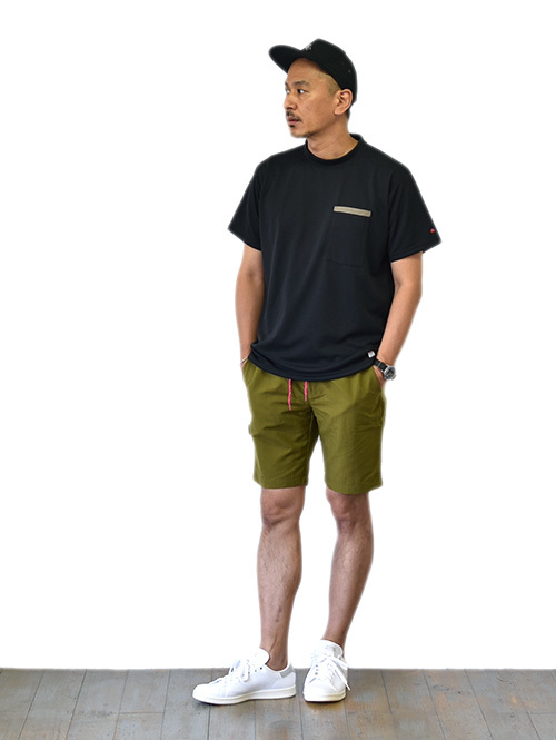 TURN ME ON GOLF Moc Neck Tee Black