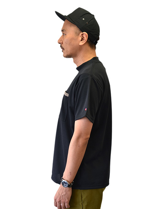 TURN ME ON GOLF Moc Neck Tee Black