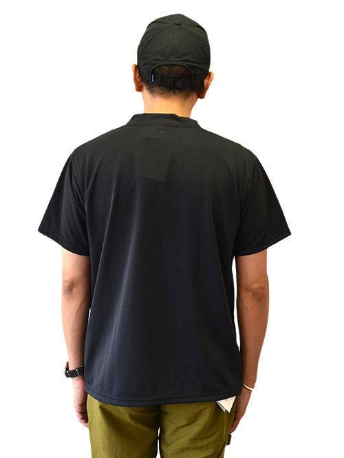 TURN ME ON GOLF Moc Neck Tee Black
