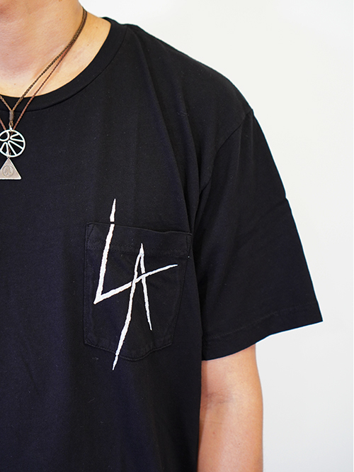 LOCAL AUTHORITY LA SLASH POCKET TEE