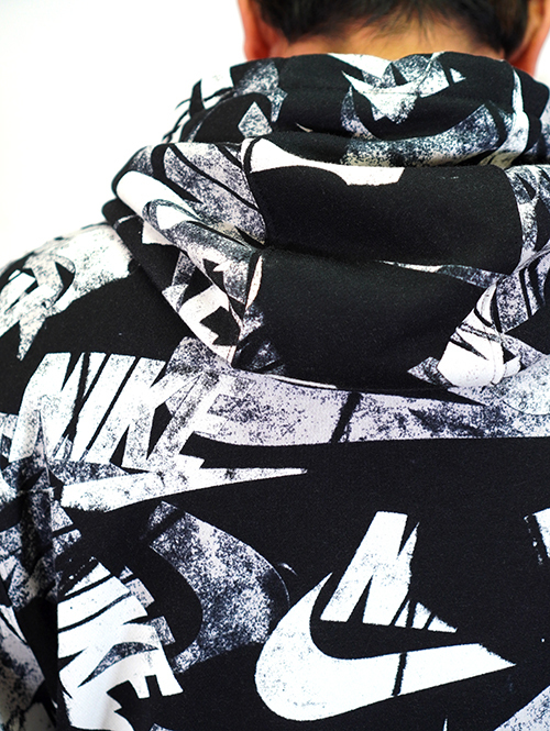 NIKE Essential Print Pullover Hoodie