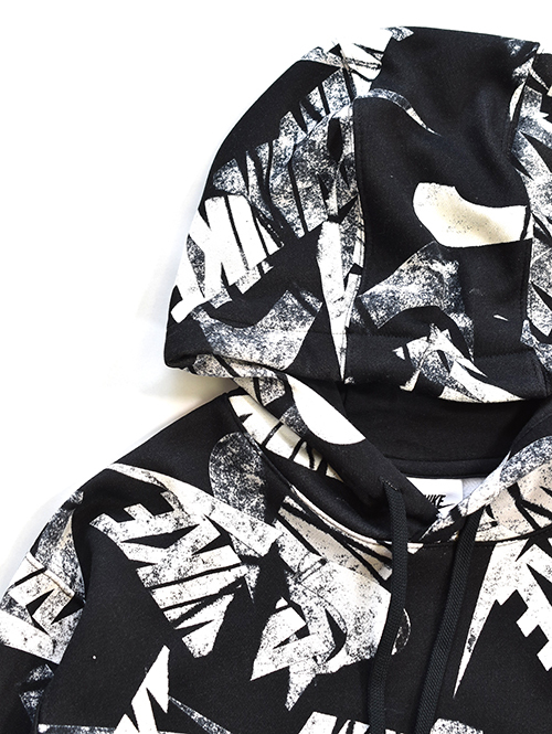 NIKE Essential Print Pullover Hoodie