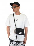 NIKE クロスボディーバッグ（CW9300)