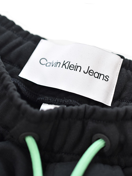 Calvin Klein Jeans SEASONAL SHORT - Black