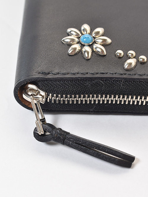 【オーダー生産 予約 】CROSSED ARROWS  Studded　LONG WALLET　BLACK/SILVER TYPE 1　ターコイズ