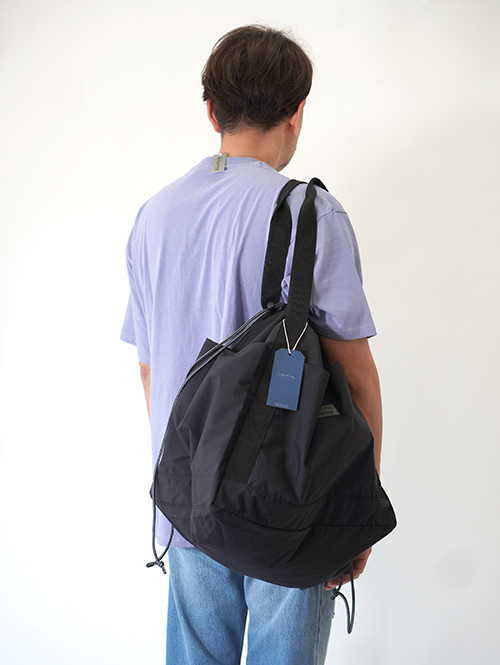 Turn me on 撥水ナイロン/リップストップビッグトート(BLACK/BLACK) 再入荷