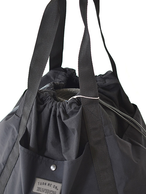 Turn me on 撥水ナイロン/リップストップビッグトート(BLACK/BLACK) 再入荷