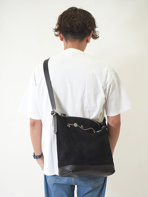CROSSED  ARROWS フラワースタッズ　 レザーショルダーバッグ 　BLACK