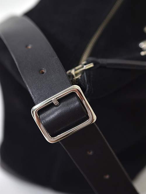 CROSSED  ARROWS フラワースタッズ　 レザーショルダーバッグ 　BLACK