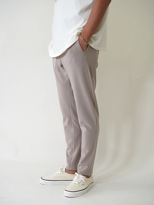 SALUTE HELM マットストレッチ ダンボール切り替え ジョグパンツ - Beige (63508)