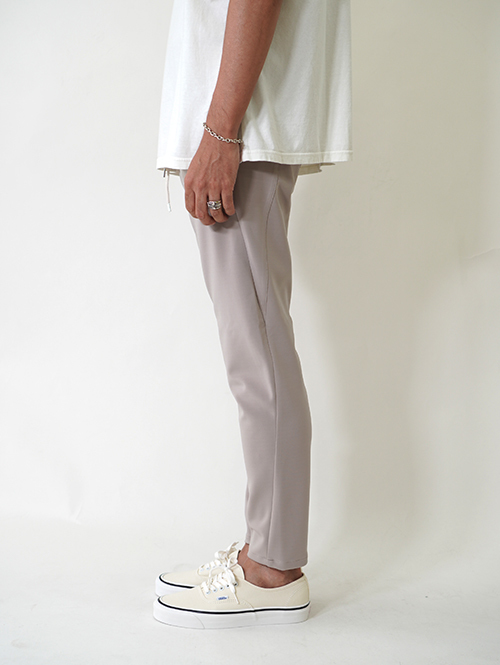 SALUTE HELM マットストレッチ ダンボール切り替え ジョグパンツ - Beige (63508)