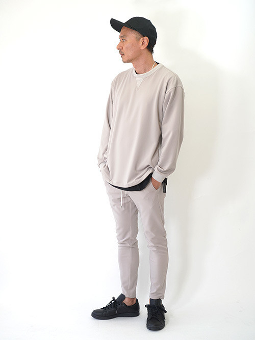 SALUTE HELM マットストレッチ ダンボールクルー - Beige (83502)
