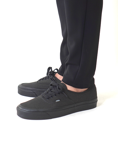 SALUTE HELM マットストレッチ ダンボール切り替え ジョグパンツ - Black (63508)